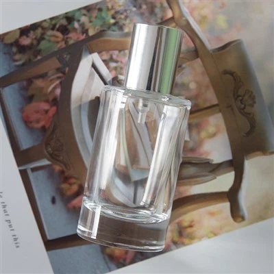 בקבוק בושם פקק מגנטי